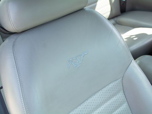 Used 2001 Ford Mustang GT RWD image 34