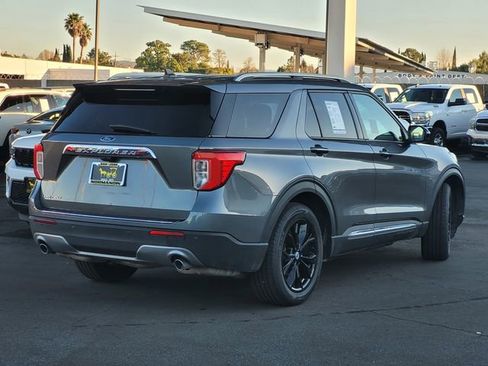 Used 2023 Ford Explorer Limited image 4