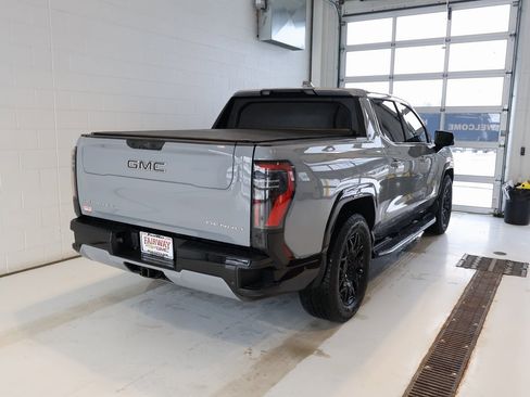 Used 2024 GMC Sierra EV Denali image 3