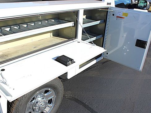 Used 2021 RAM 2500 Tradesman w/ Chrome Appearance Group image 11