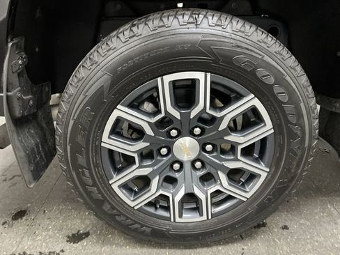 Certified 2024 Chevrolet Colorado LT w/ LT Convenience Package III image 33