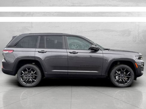 New 2025 Jeep Grand Cherokee Limited w/ Trailer Tow Package image 4