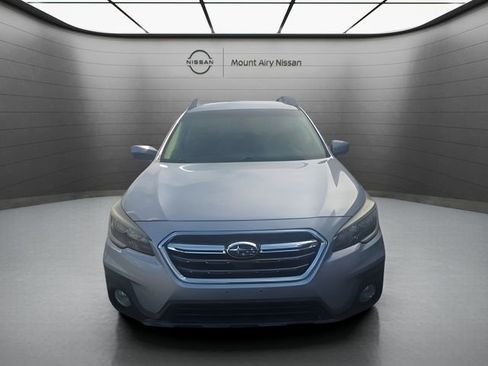 Used 2018 Subaru Outback 2.5i Premium w/ Popular Package #1 AWD/4WD image 1