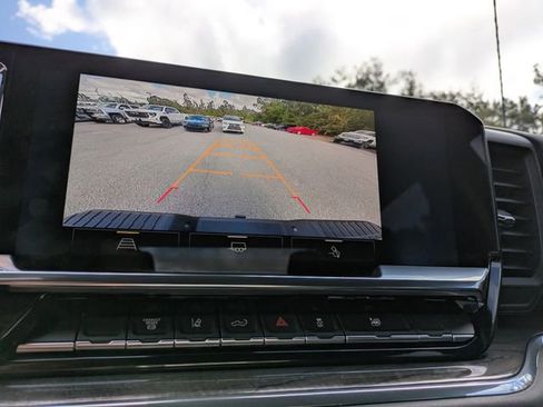 Used 2025 Chevrolet Silverado 2500 LTZ w/ LTZ Convenience Package image 21