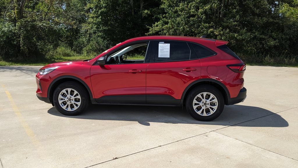 Certified 2025 Ford Escape Active w/ Cold Weather Package AWD/4WD image 6