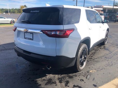 Used 2021 Chevrolet Traverse LS image 5