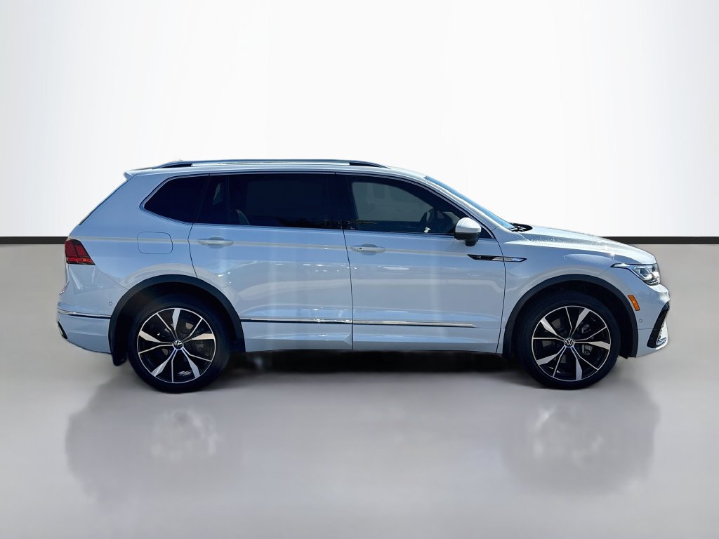 Used 2024 Volkswagen Tiguan SEL R-Line AWD/4WD image 8