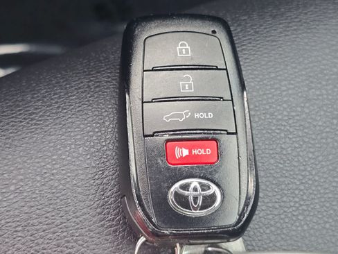 Used 2025 Toyota Corolla Cross XLE w/ Convenience Package AWD/4WD image 34