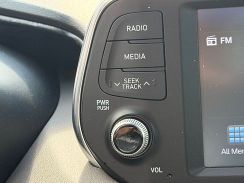 Used 2019 Hyundai Santa Fe SEL FWD image 23