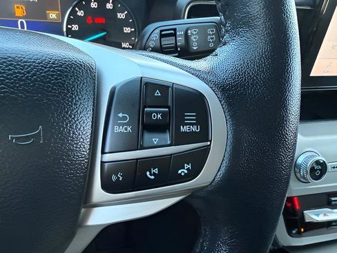 Used 2022 Ford Explorer XLT w/ Equipment Group 202A AWD/4WD image 19