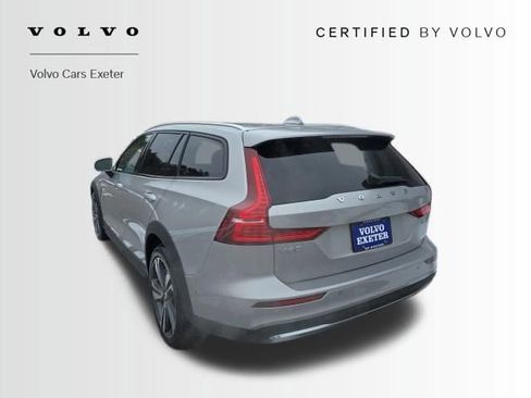 Certified 2025 Volvo V60 B5 Cross Country Plus image 6