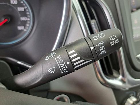 Used 2024 Chevrolet Equinox LS w/ LS Convenience Package FWD image 12