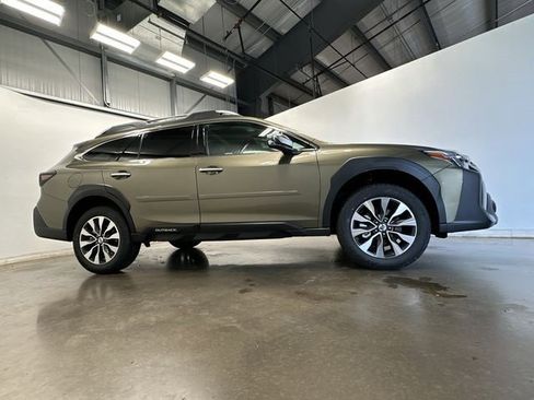 Certified 2025 Subaru Outback Touring XT image 3
