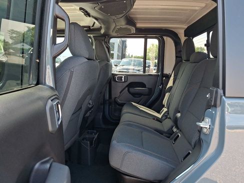 New 2026 Jeep Gladiator Sport AWD/4WD image 6