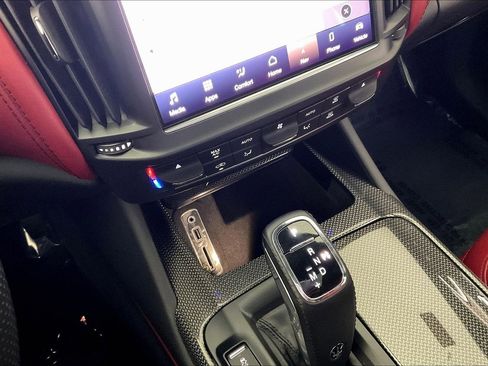 Used 2022 Maserati Levante GT AWD/4WD image 16
