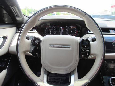 Used 2018 Land Rover Range Rover Velar AWD/4WD image 14