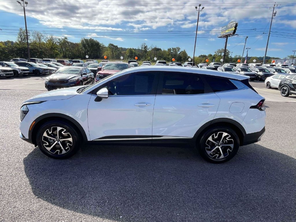 Used 2025 Kia Sportage EX FWD image 31