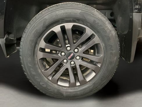 Used 2020 GMC Canyon SLE image 29