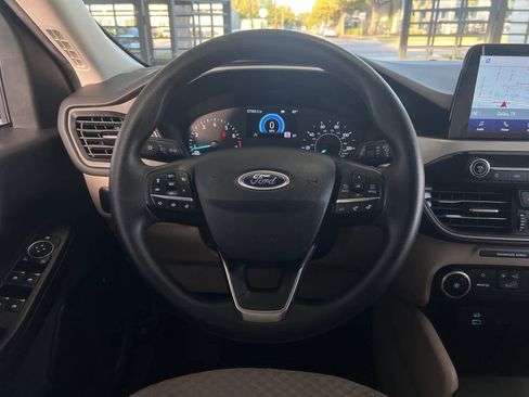 Used 2022 Ford Escape SE w/ SE Sport Appearance Package image 14