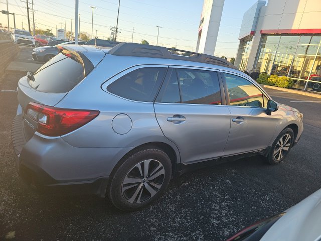 Used 2019 Subaru Outback 2.5i Limited AWD/4WD image 13