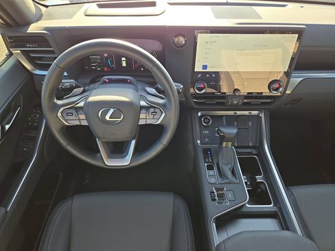 Used 2026 Lexus GX 550 w/ Accessory Package (2T) AWD/4WD image 14