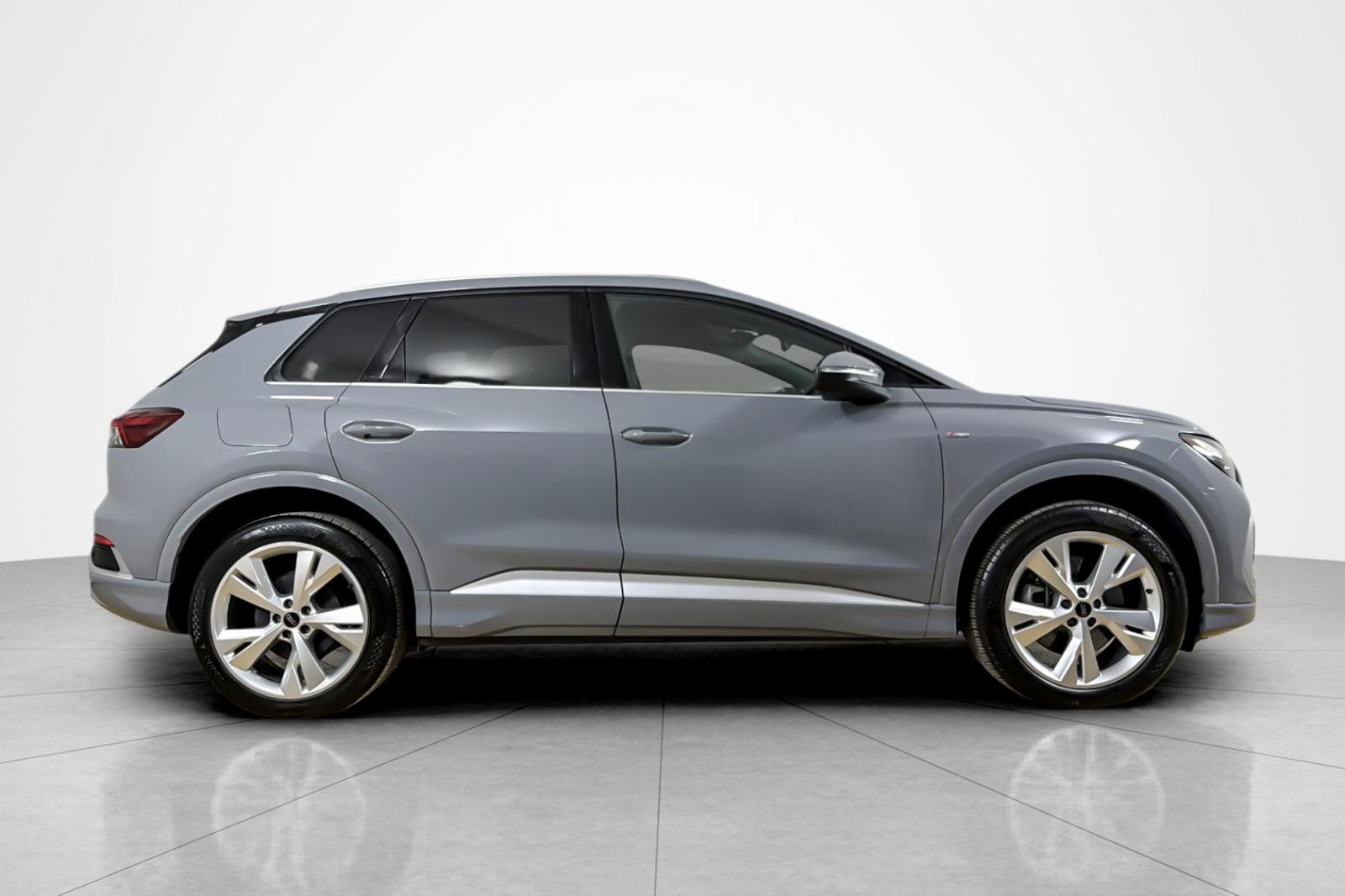 Certified 2023 Audi Q4 e-tron Premium AWD/4WD image 6
