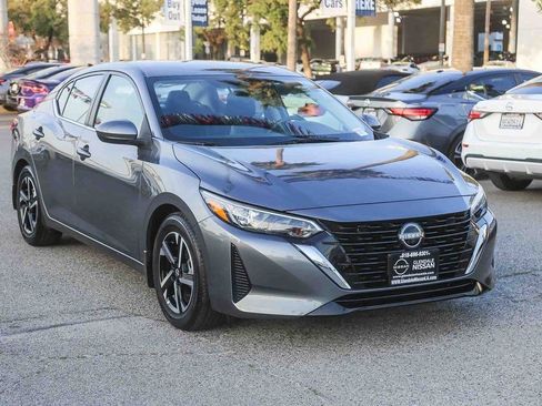 Used 2024 Nissan Sentra SV image 3