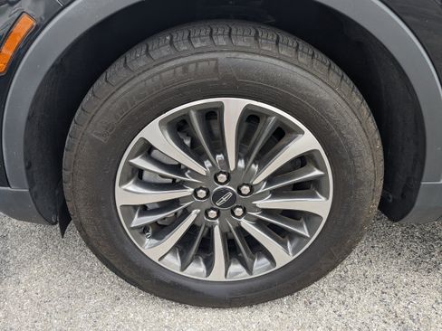 Used 2023 Lincoln Nautilus AWD w/ Premium Package image 10