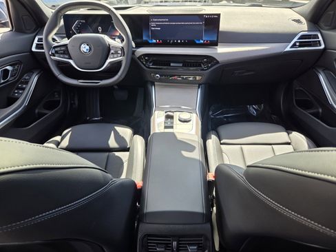Certified 2025 BMW 330i Sedan RWD image 13