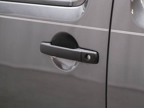 Used 2017 Nissan Frontier SV RWD image 39
