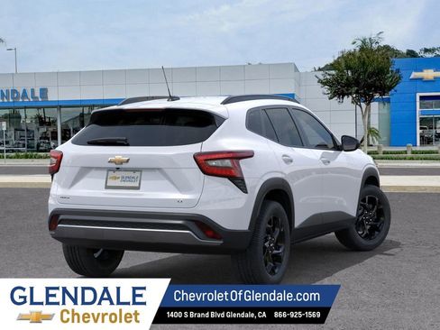 New 2026 Chevrolet Trax LT w/ Driver Confidence Package FWD image 4