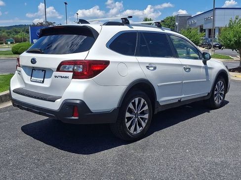 Used 2019 Subaru Outback 2.5i Touring AWD/4WD image 6