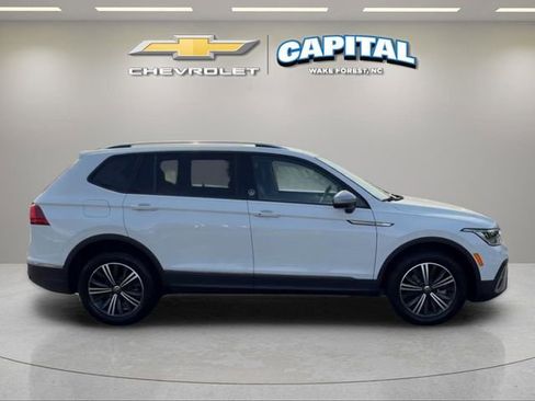 Used 2024 Volkswagen Tiguan SE FWD image 6