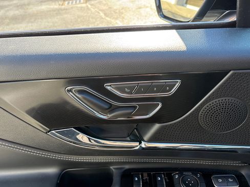 Certified 2023 Lincoln Corsair FWD w/ Equipment Group 101A image 12