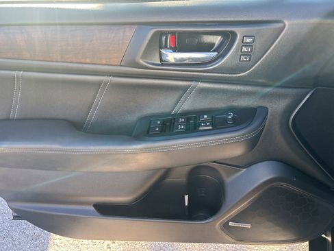 Used 2019 Subaru Outback 2.5i Limited image 9