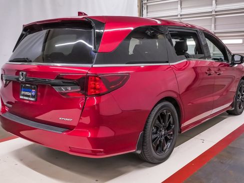 Used 2024 Honda Odyssey Sport image 6