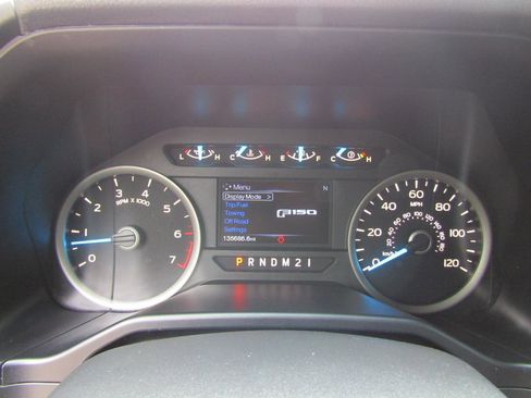 Used 2016 Ford F150 XLT w/ Equipment Group 302A Luxury AWD/4WD image 16