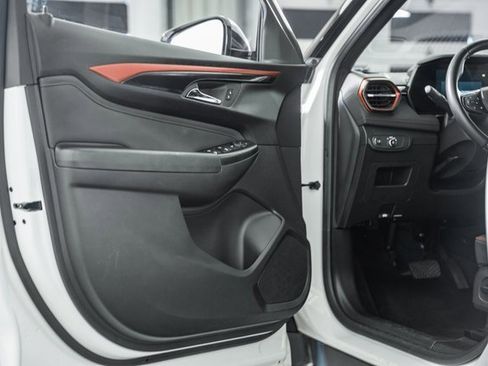 Used 2024 Chevrolet TrailBlazer RS image 38