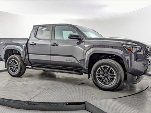 Used 2024 Toyota Tacoma TRD Sport RWD image 11