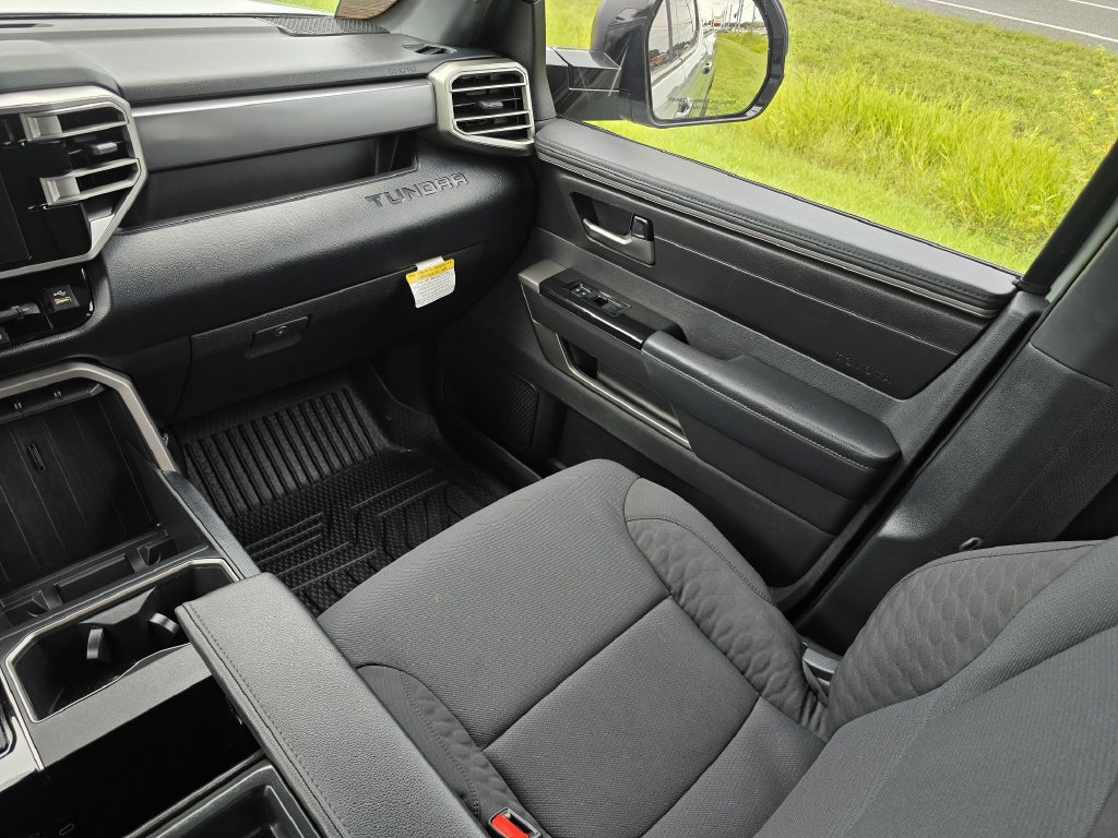 Used 2026 Toyota Tundra SR5 w/ SR5 Convenience Package AWD/4WD image 17