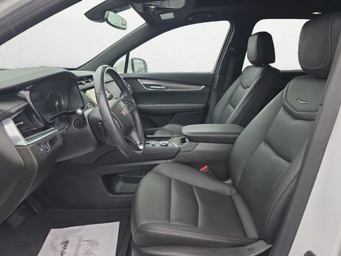 Used 2023 Cadillac XT6 Luxury FWD image 9