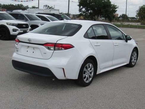 Used 2024 Toyota Corolla LE FWD image 3