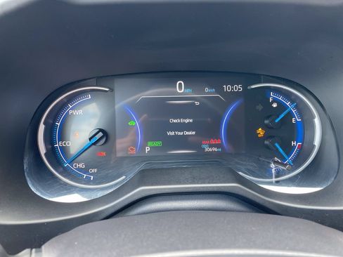 Certified 2025 Toyota RAV4 LE AWD/4WD image 17
