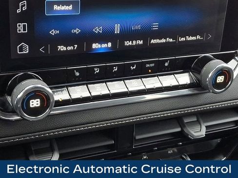 Used 2024 Chevrolet Colorado LT w/ LT Convenience Package II image 20