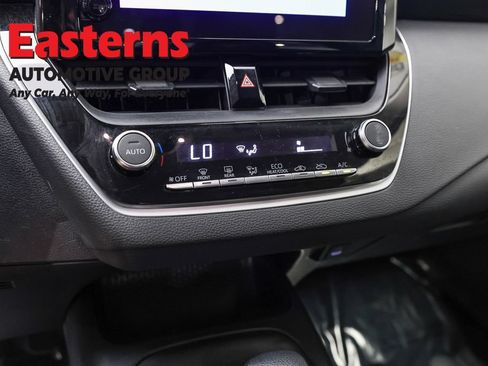 Used 2023 Toyota Corolla LE FWD image 18
