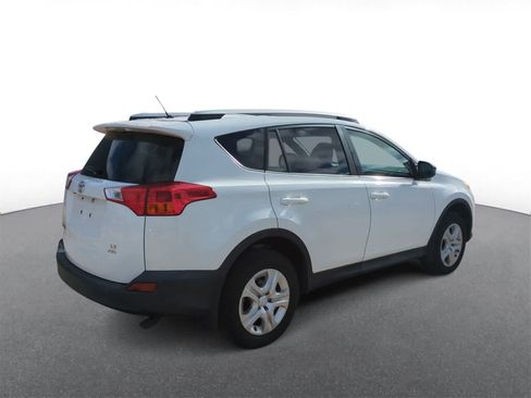 Used 2015 Toyota RAV4 LE image 8