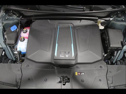 Certified 2024 Hyundai Ioniq 5 SE AWD/4WD image 23