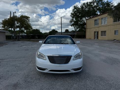 Used 2014 Chrysler 200 Touring FWD image 2