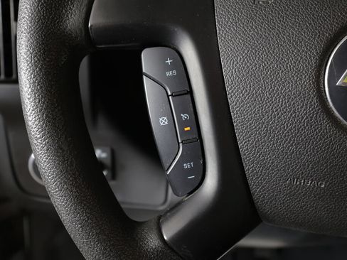 Used 2016 Chevrolet Express 2500 RWD image 25