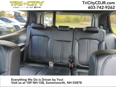 New 2025 Jeep Wagoneer Series II w/ Convenience Group I image 25